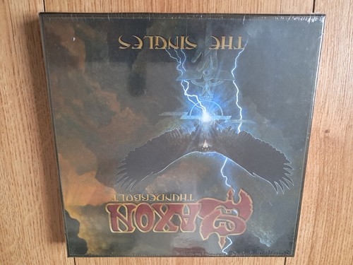Saxon thunderbolt the singles - saxon,